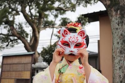 お花やお面を使う